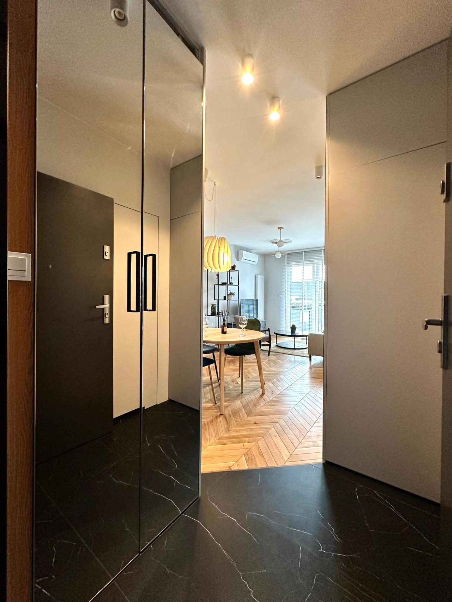 Mieszczanska 25 Apartment - Self Check-In 20H - Parking & Lift ヴロツワフ エクステリア 写真